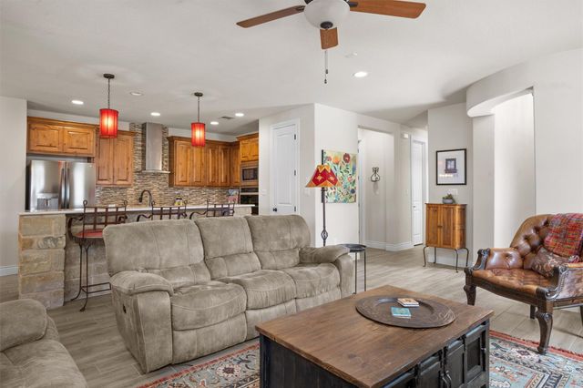 905 Indian Hawthorne DR G, Georgetown, TX 78628