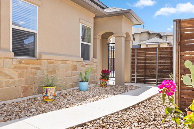 905 Indian Hawthorne DR G, Georgetown, TX 78628