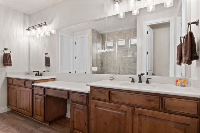 905 Indian Hawthorne DR G, Georgetown, TX 78628