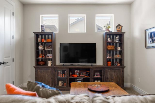 905 Indian Hawthorne DR G, Georgetown, TX 78628