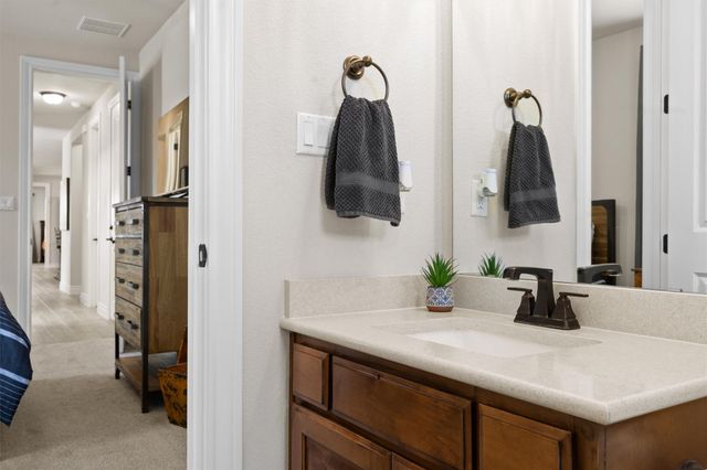 905 Indian Hawthorne DR G, Georgetown, TX 78628