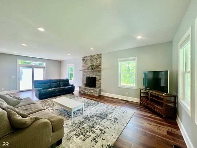 4381 S 550 W, Columbus, IN 47201