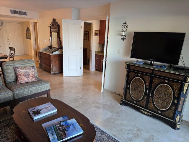 6100 BAHIA DEL MAR CIRCLE 101, St Petersburg, FL 33715