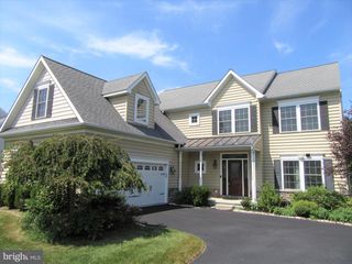 251 MILL HOUSE DR, Lincoln University, PA 19352