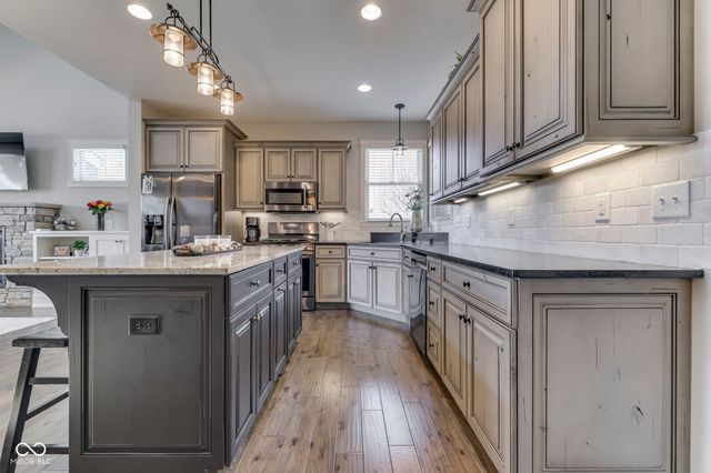 4628 Walnut Court, Bargersville, IN 46106