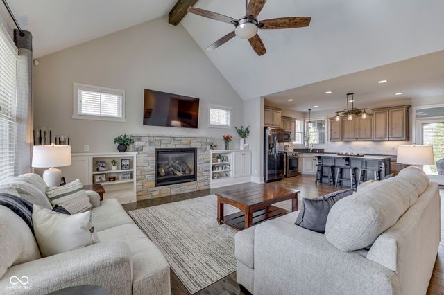 4628 Walnut Court, Bargersville, IN 46106