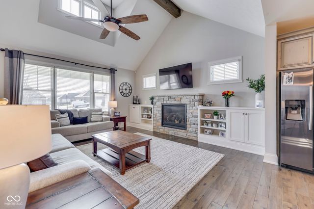 4628 Walnut Court, Bargersville, IN 46106