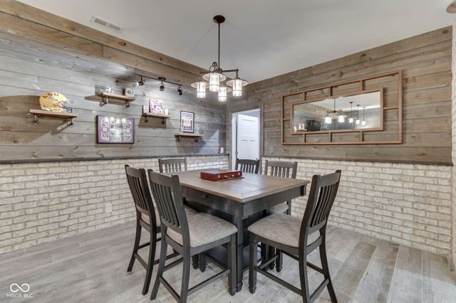 4628 Walnut Court, Bargersville, IN 46106