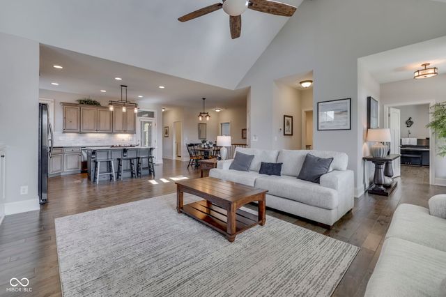 4628 Walnut Court, Bargersville, IN 46106