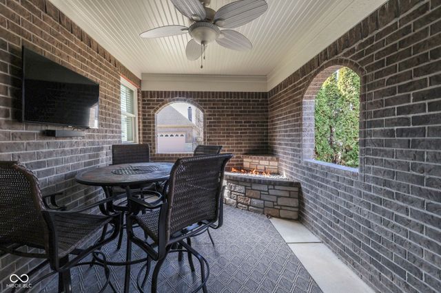 4628 Walnut Court, Bargersville, IN 46106