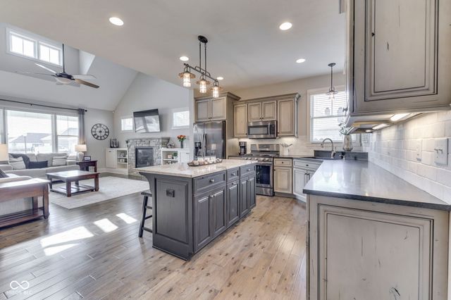 4628 Walnut Court, Bargersville, IN 46106