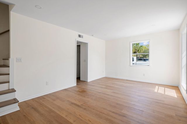 30 Isabella Street, Charleston, SC 29403