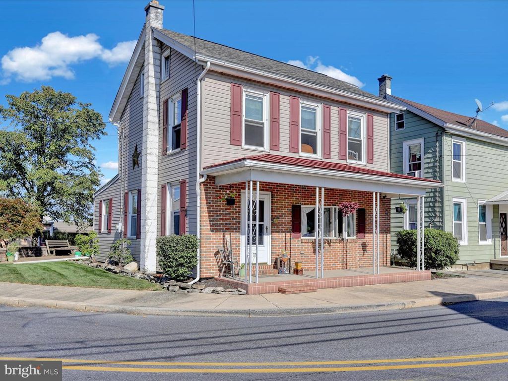 37 W MAIN ST, Richland, PA 17087