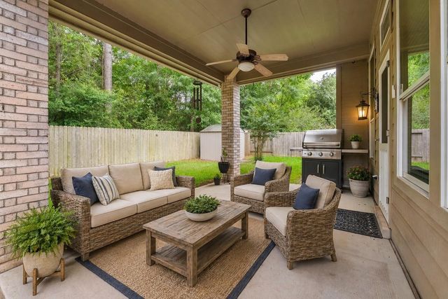 6711 Durango Creek Drive, Magnolia, TX 77354