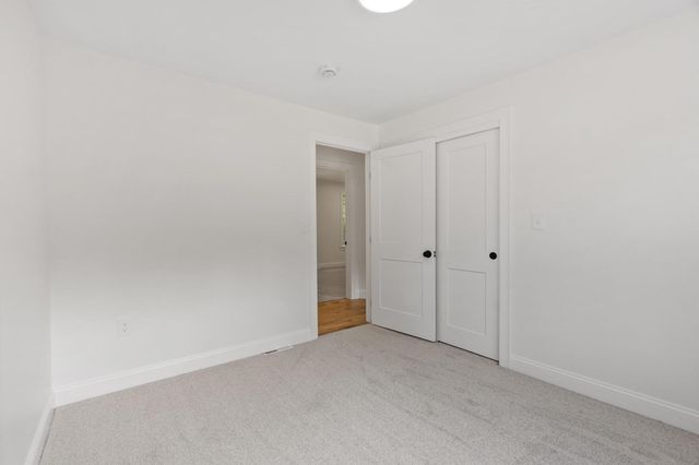 63 Maplewood Dr, Townsend, MA 01469