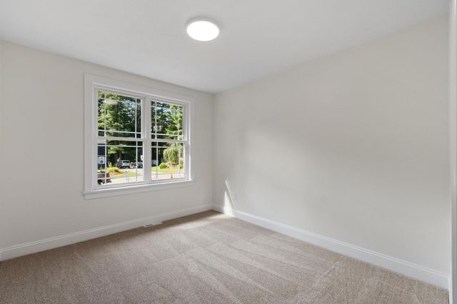 63 Maplewood Dr, Townsend, MA 01469