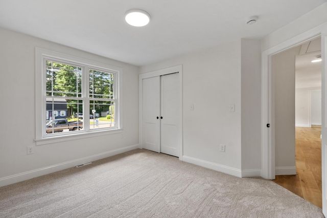 63 Maplewood Dr, Townsend, MA 01469