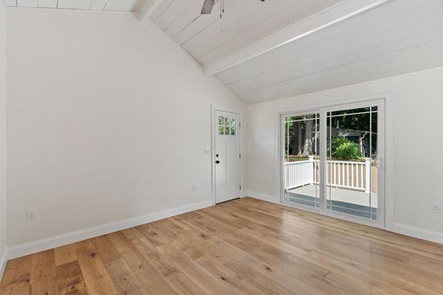 63 Maplewood Dr, Townsend, MA 01469