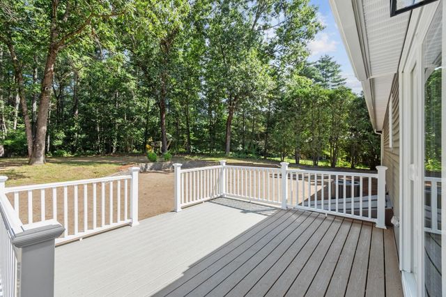 63 Maplewood Dr, Townsend, MA 01469