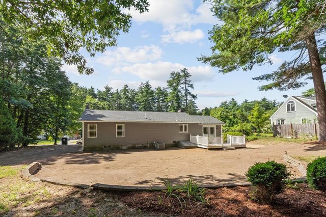 63 Maplewood Dr, Townsend, MA 01469