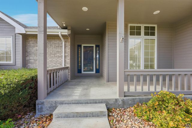 5021 NW Sterling Chase DR, Topeka, KS 66618