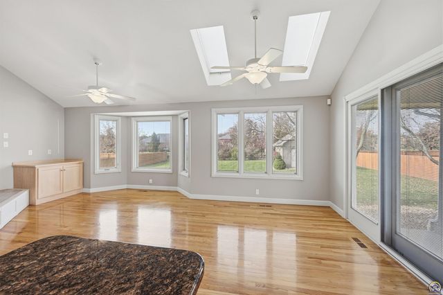 5021 NW Sterling Chase DR, Topeka, KS 66618