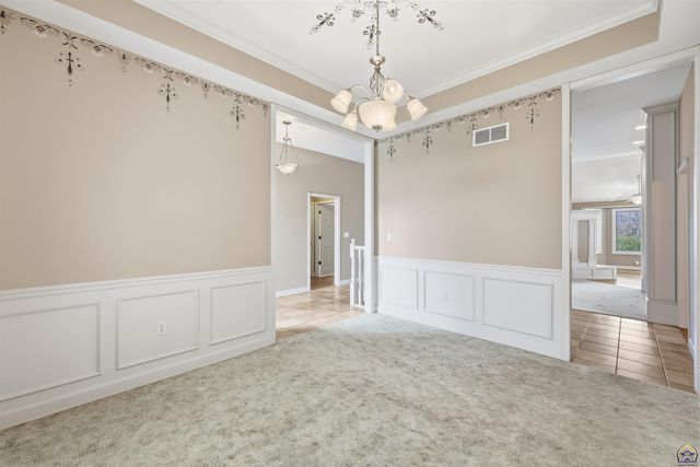 5021 NW Sterling Chase DR, Topeka, KS 66618