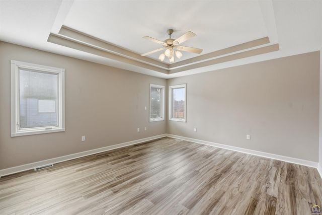 5021 NW Sterling Chase DR, Topeka, KS 66618