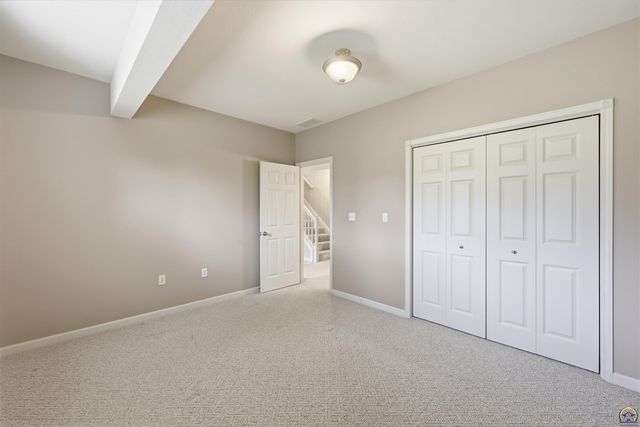 5021 NW Sterling Chase DR, Topeka, KS 66618