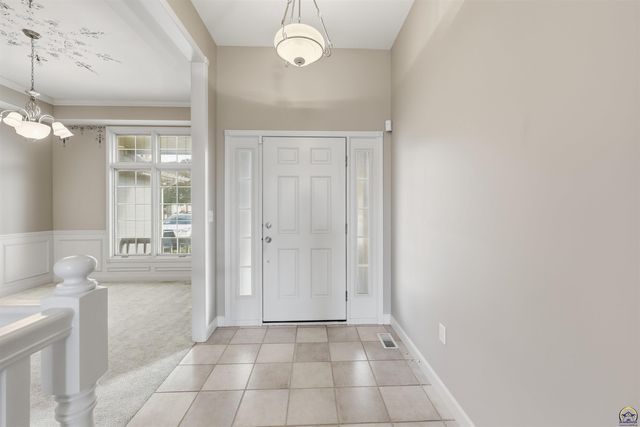 5021 NW Sterling Chase DR, Topeka, KS 66618