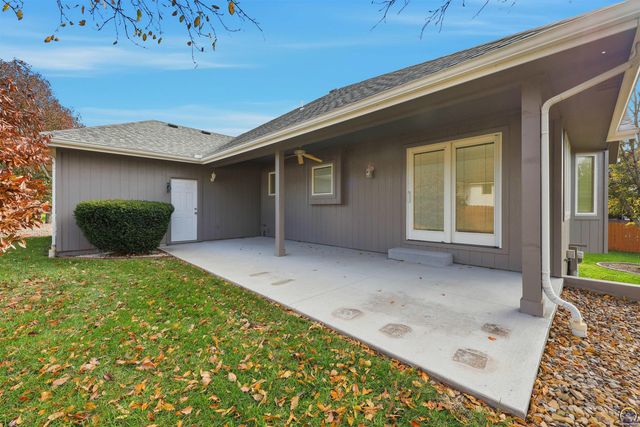 5021 NW Sterling Chase DR, Topeka, KS 66618