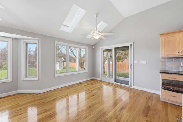 5021 NW Sterling Chase DR, Topeka, KS 66618