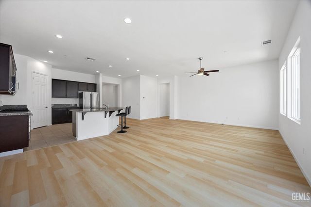 9702 Petersburg Place, Bakersfield, CA 93306