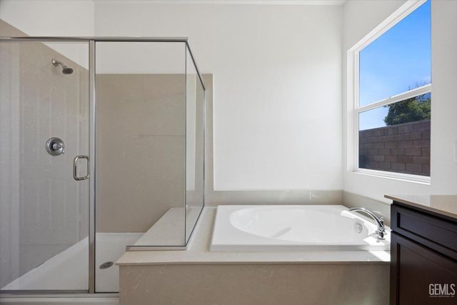 9702 Petersburg Place, Bakersfield, CA 93306