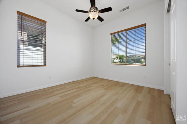 9702 Petersburg Place, Bakersfield, CA 93306