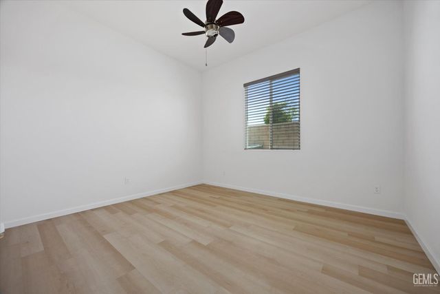 9702 Petersburg Place, Bakersfield, CA 93306