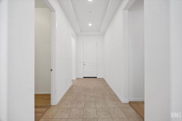 9702 Petersburg Place, Bakersfield, CA 93306