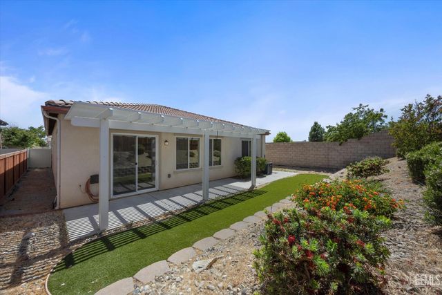 9702 Petersburg Place, Bakersfield, CA 93306