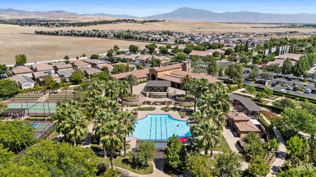 9702 Petersburg Place, Bakersfield, CA 93306