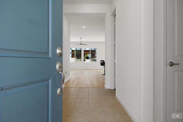 9702 Petersburg Place, Bakersfield, CA 93306