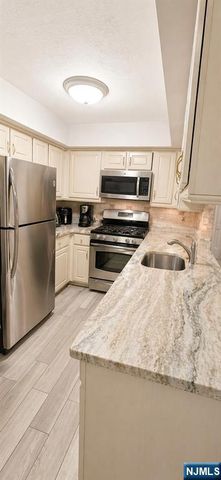 56 Stonyridge Drive, Lincoln Park Borough, NJ 07035