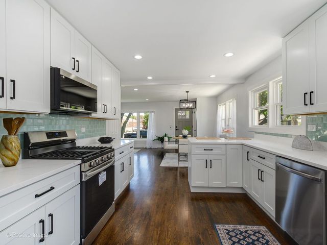 5720 Reba Street, Morton Grove, IL 60053