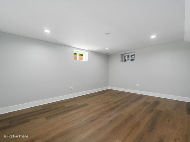 5720 Reba Street, Morton Grove, IL 60053