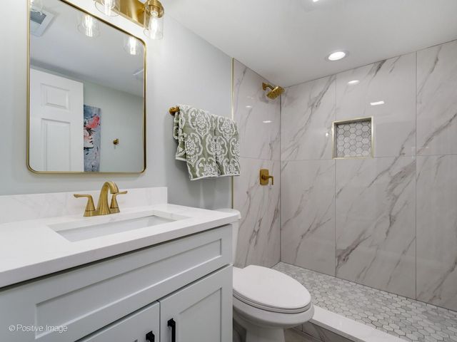 5720 Reba Street, Morton Grove, IL 60053
