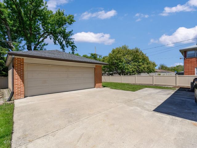 5720 Reba Street, Morton Grove, IL 60053
