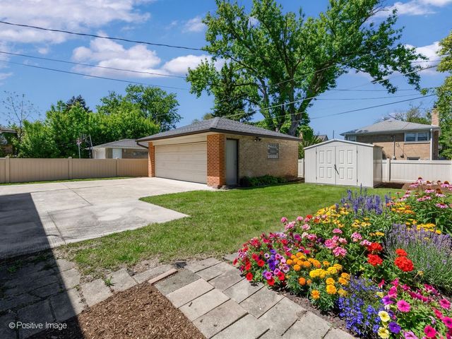 5720 Reba Street, Morton Grove, IL 60053