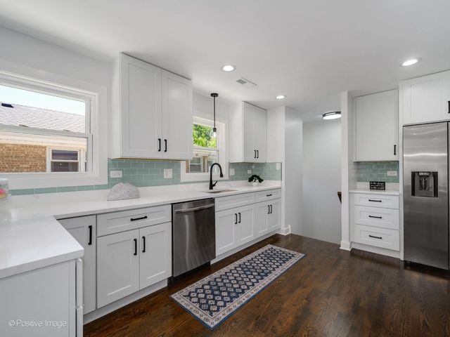 5720 Reba Street, Morton Grove, IL 60053