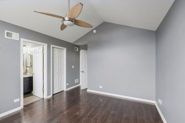 208 Timber Trails Boulevard, Gilberts, IL 60136