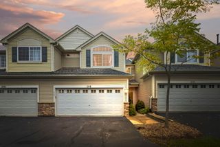 208 Timber Trails Boulevard, Gilberts, IL 60136