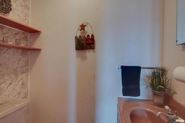 523 TEMPLE Street, Quincy, IL 62305